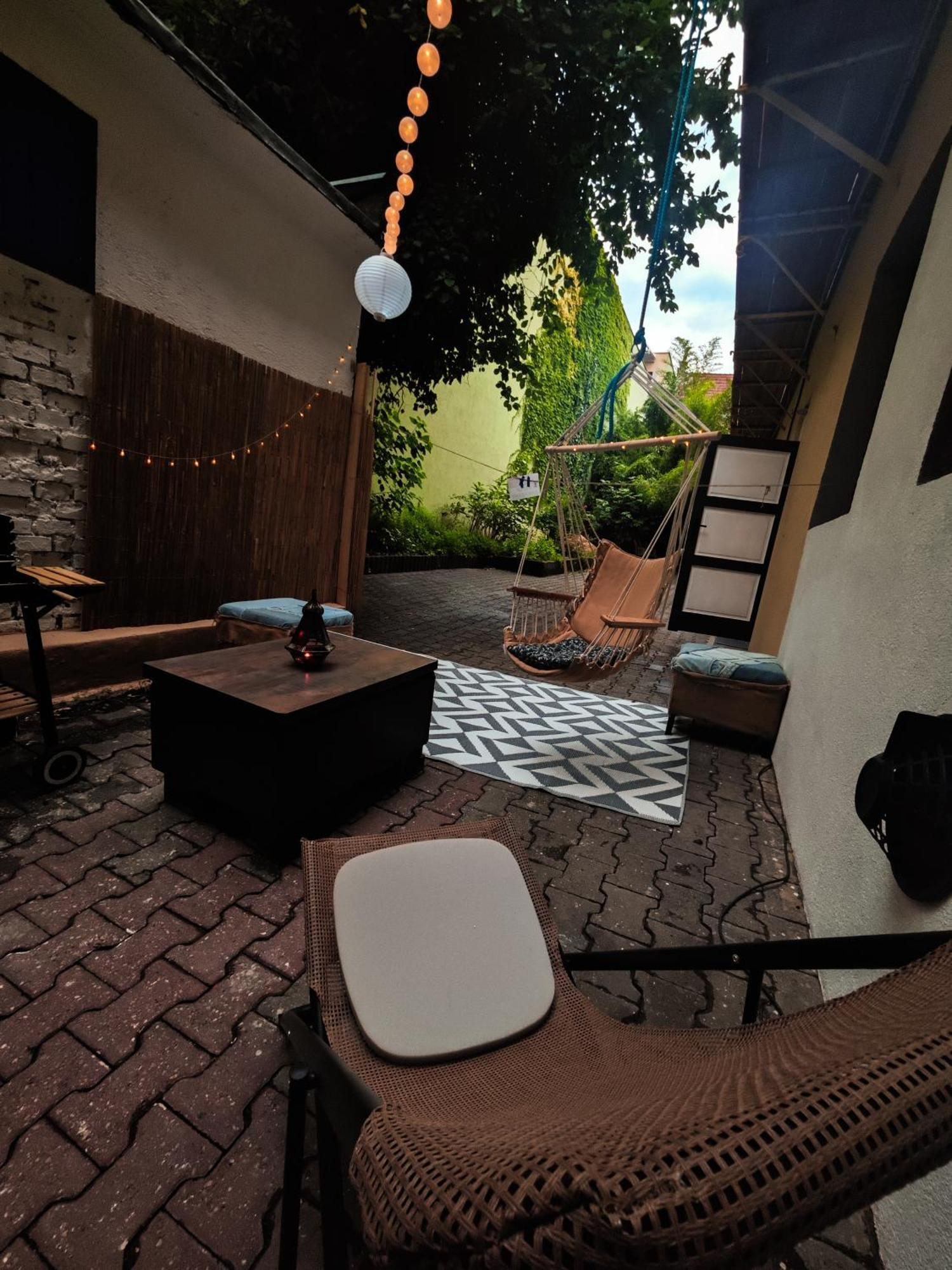 Vintage Room With Garden View Bratysława Zewnętrze zdjęcie